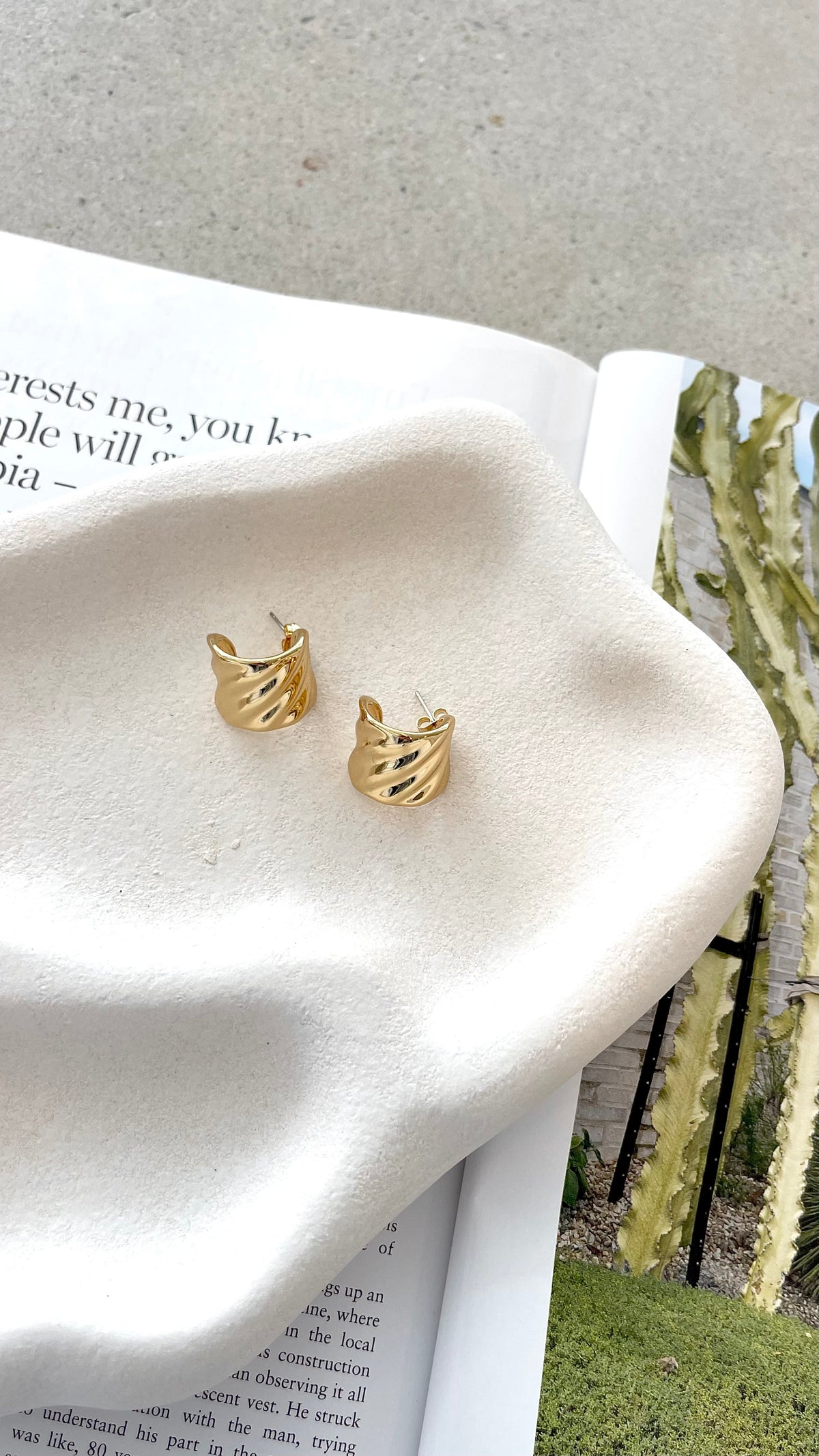 Vera Textured 18K Gold Plated Earrings - Gold