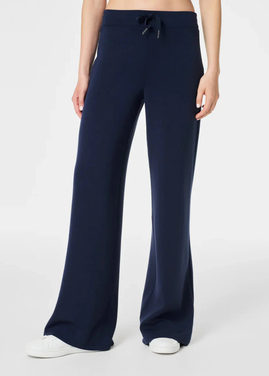 AirEssentials Wide Leg Pant