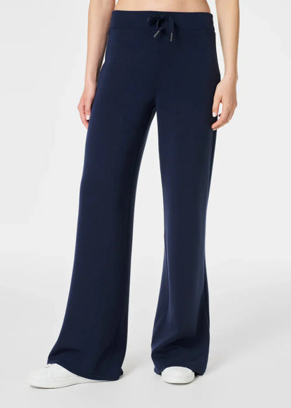 AirEssentials Wide Leg Pant