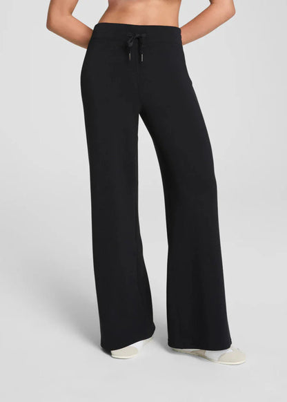 AirEssentials Wide Leg Pant