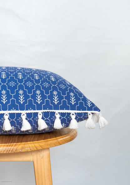 Meadows 100% cotton geometric cushion cover for sofa - Indigo - With tassel