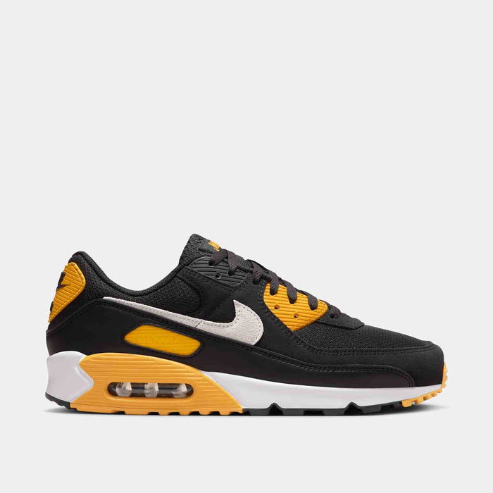 Side view of the Nike Men's Air Max 90.