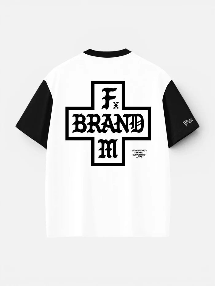 Remera Familyarg x Brand & Co Duncan BW Blanco Negro