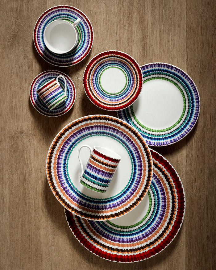 Waves Dinner Plate Set of 2. Dimensions: Ø 10.83"