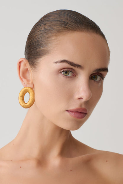 Yara Metal Wounded Stud Earring - Gold